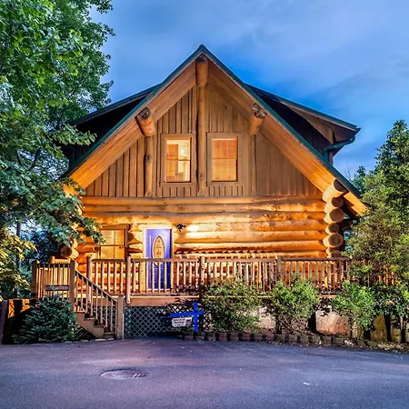 Smokies Boutique Cabins: Mountain Retreat with Resort Amenities Gatlinburg Exterior photo