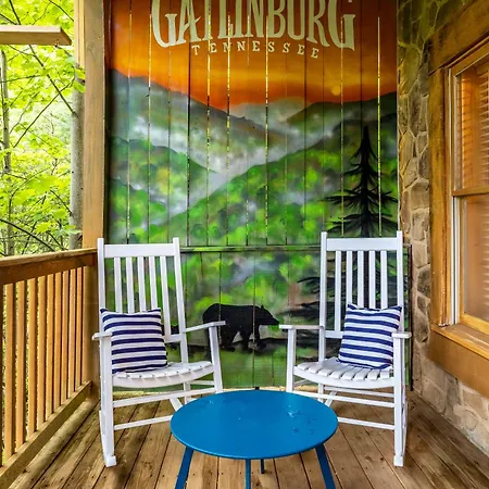 Smokies Boutique Cabins: Mountain Retreat with Resort Amenities Gatlinburg Exterior photo