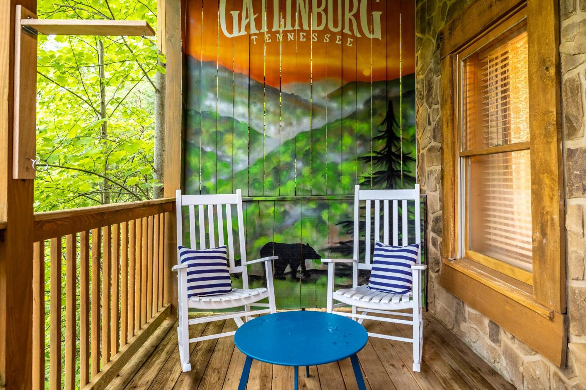 Casa vacanze Smokiesboutiquecabins Would To Host You! 4 Miles To Strip! Pool Open 1 Through Oct 1! Views, Shuffleboard, Hot Tub, Arcade! *