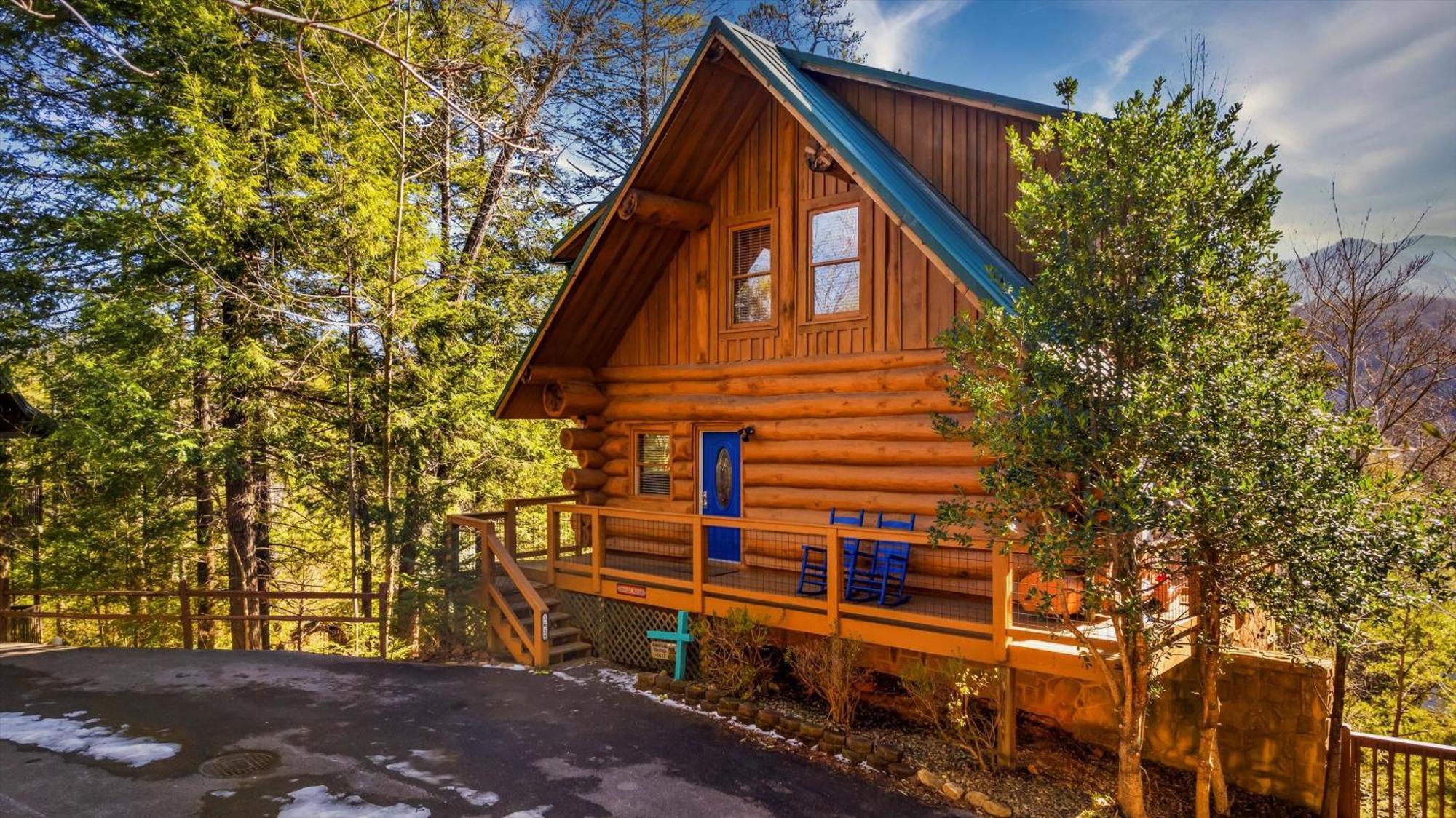 Casa vacanze Smokiesboutiquecabins Would To Host You! 4 Miles To Strip! Pool Open 1 Through Oct 1! Views, Shuffleboard, Hot Tub, Arcade! Gatlinburg