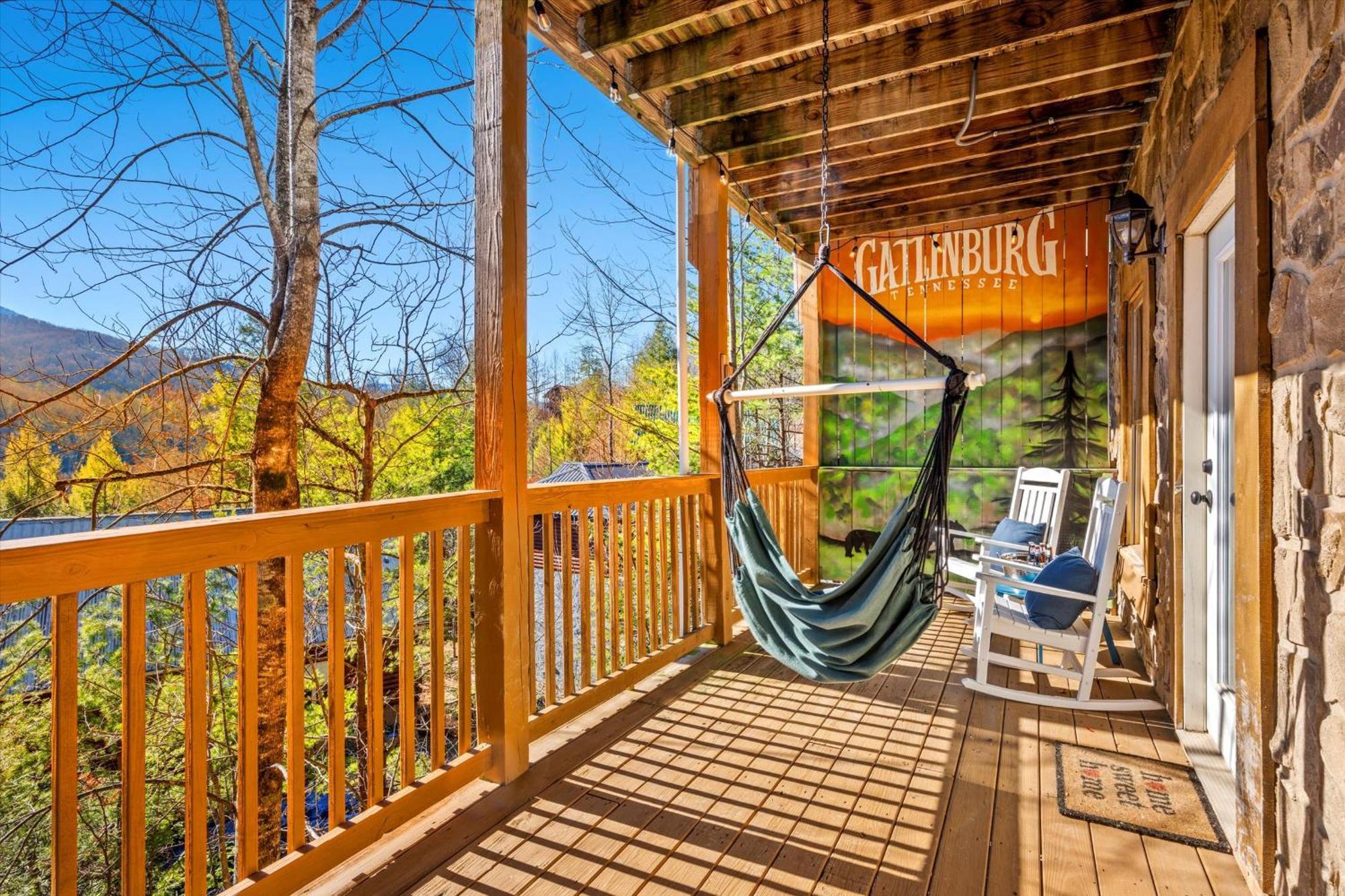 Casa vacanze Smokiesboutiquecabins Would To Host You! 4 Miles To Strip! Pool Open 1 Through Oct 1! Views, Shuffleboard, Hot Tub, Arcade!