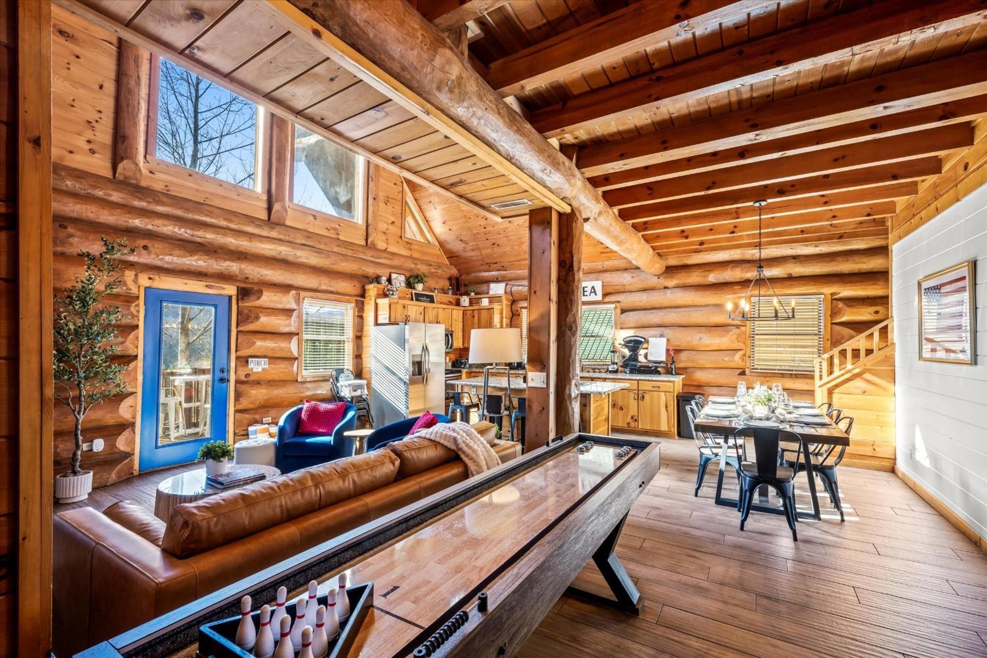 Smokiesboutiquecabins Would To Host You! 4 Miles To Strip! Pool Open 1 Through Oct 1! Views, Shuffleboard, Hot Tub, Arcade! Casa vacanze Gatlinburg