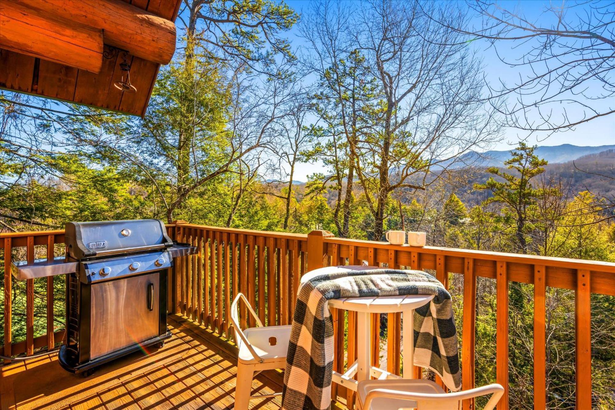Smokies Boutique Cabins: Mountain Retreat With Amenities Gatlinburg